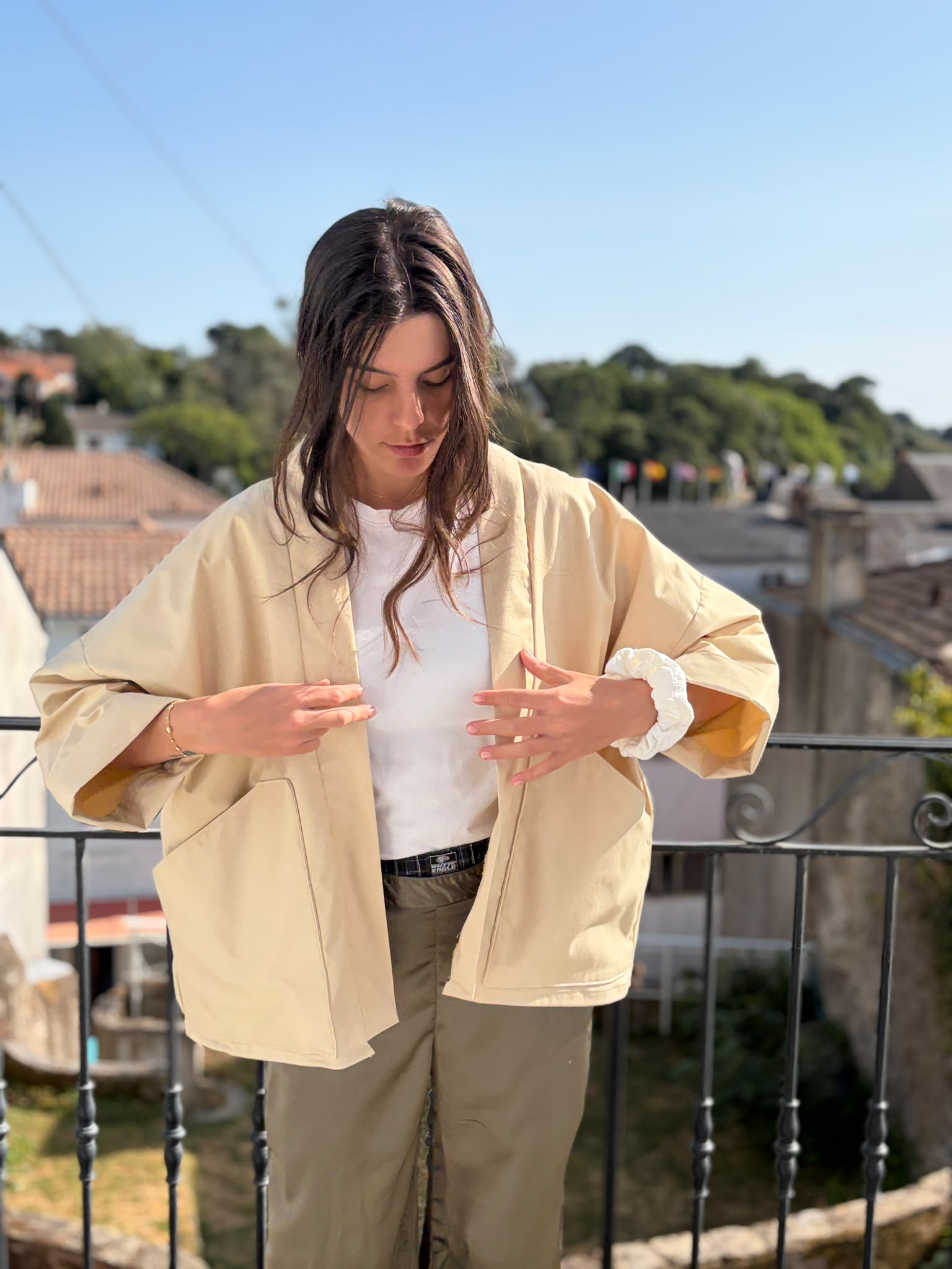 Veste Lou de face Veste Kimono Lou mixte couleur jaune doré en élasthanne et coton