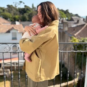 Veste kimono aspect doré, souple et confortable, lumineuse et élégante